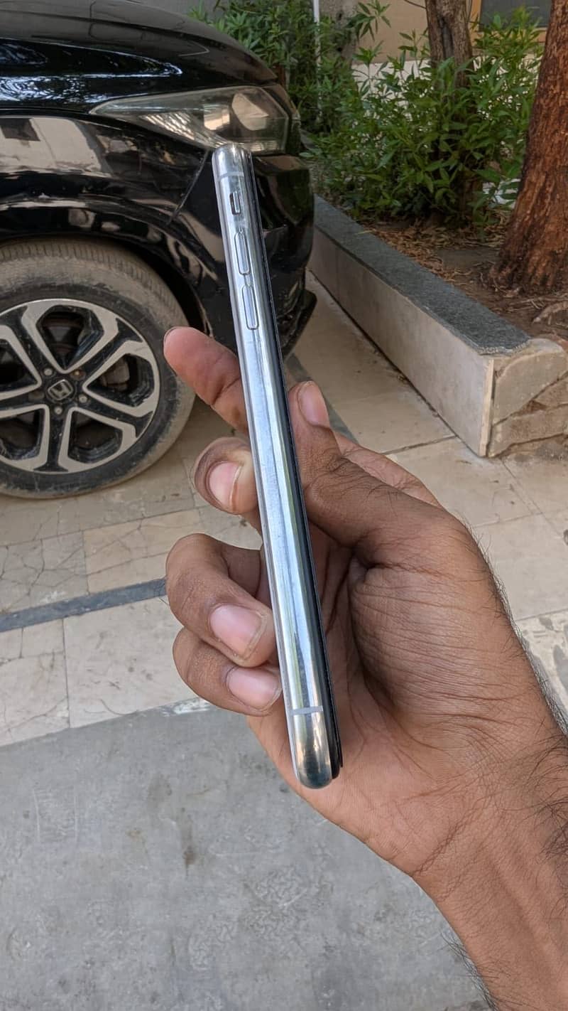 Apple iPhone X 5