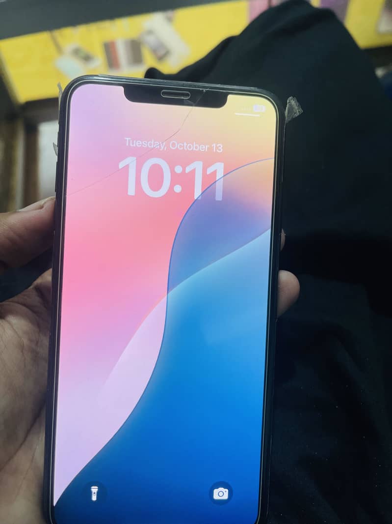 Apple iPhone XS Max 1