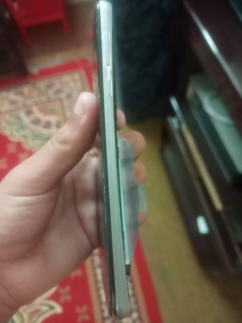 Sharp Aquos R2 4/64 Broken 2
