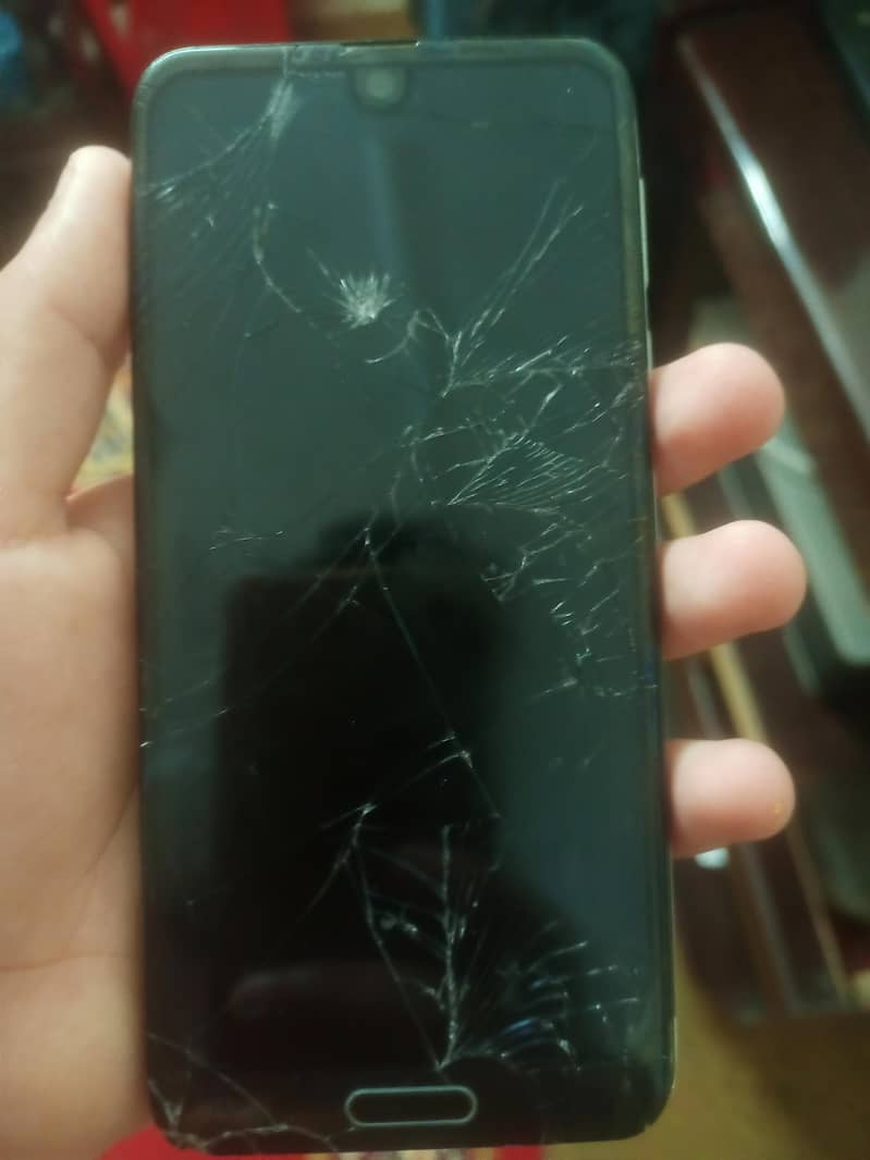 Sharp Aquos R2 4/64 Broken 3