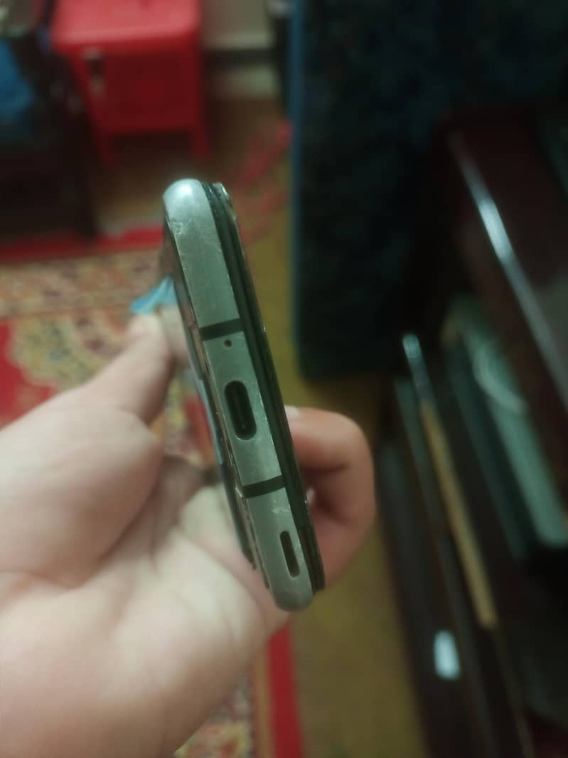 Sharp Aquos R2 4/64 Broken 6