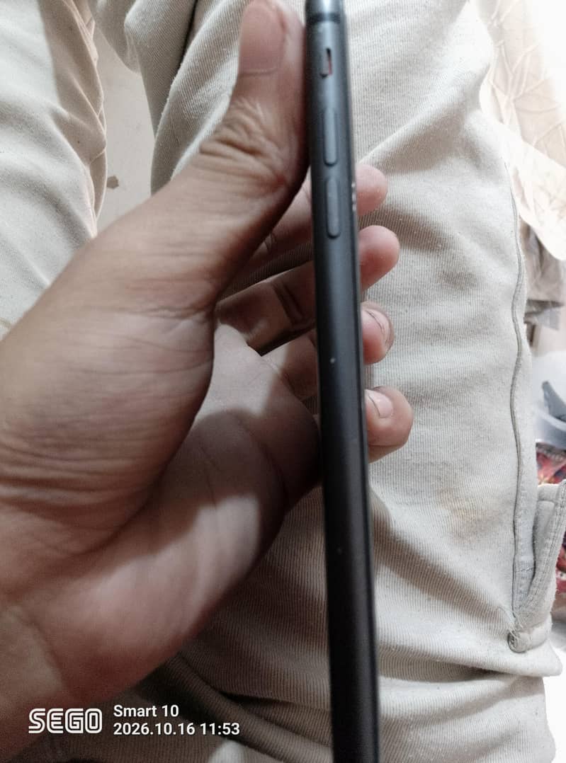 Apple iPhone 8 Plus 1