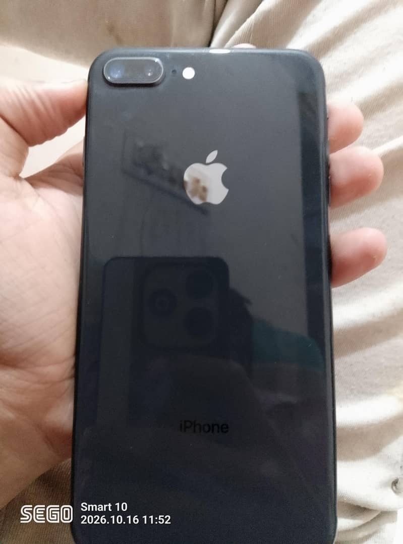 Apple iPhone 8 Plus 0