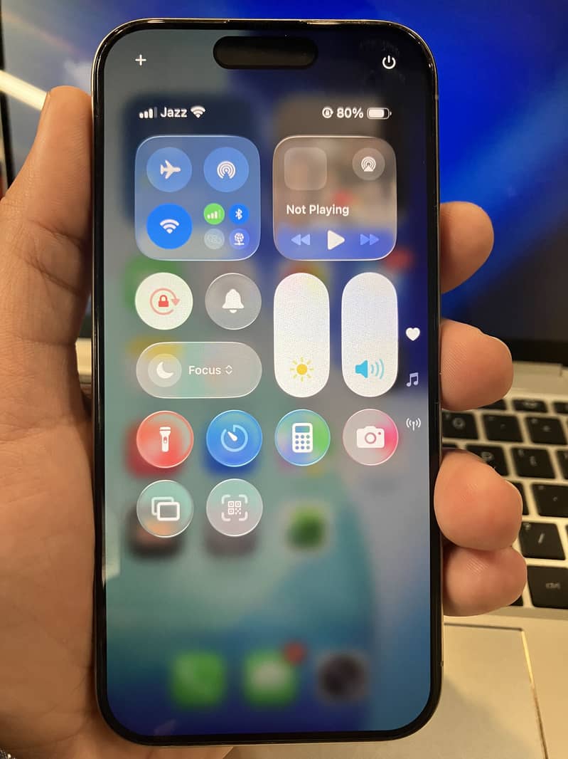 Apple iPhone 15 Pro 2