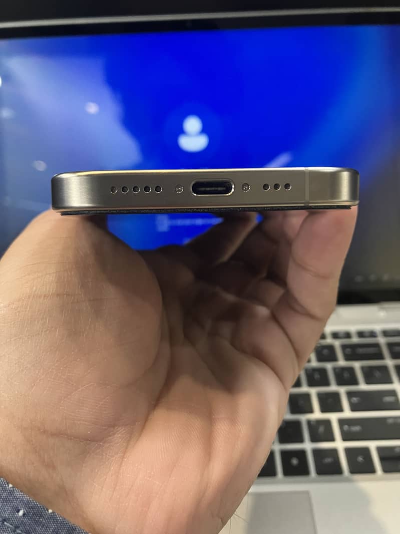 Apple iPhone 15 Pro 3