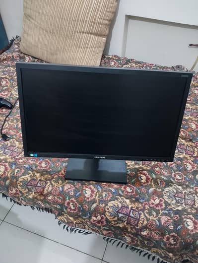 SAMSUNG S24E650 LED Monitor for sale