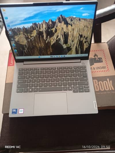 Lenovo thinkbook only box open