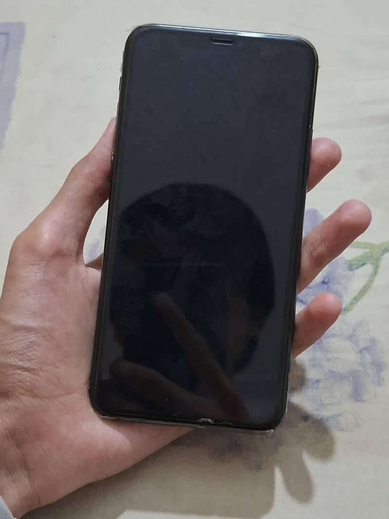 Apple iPhone 11 Pro Max 2