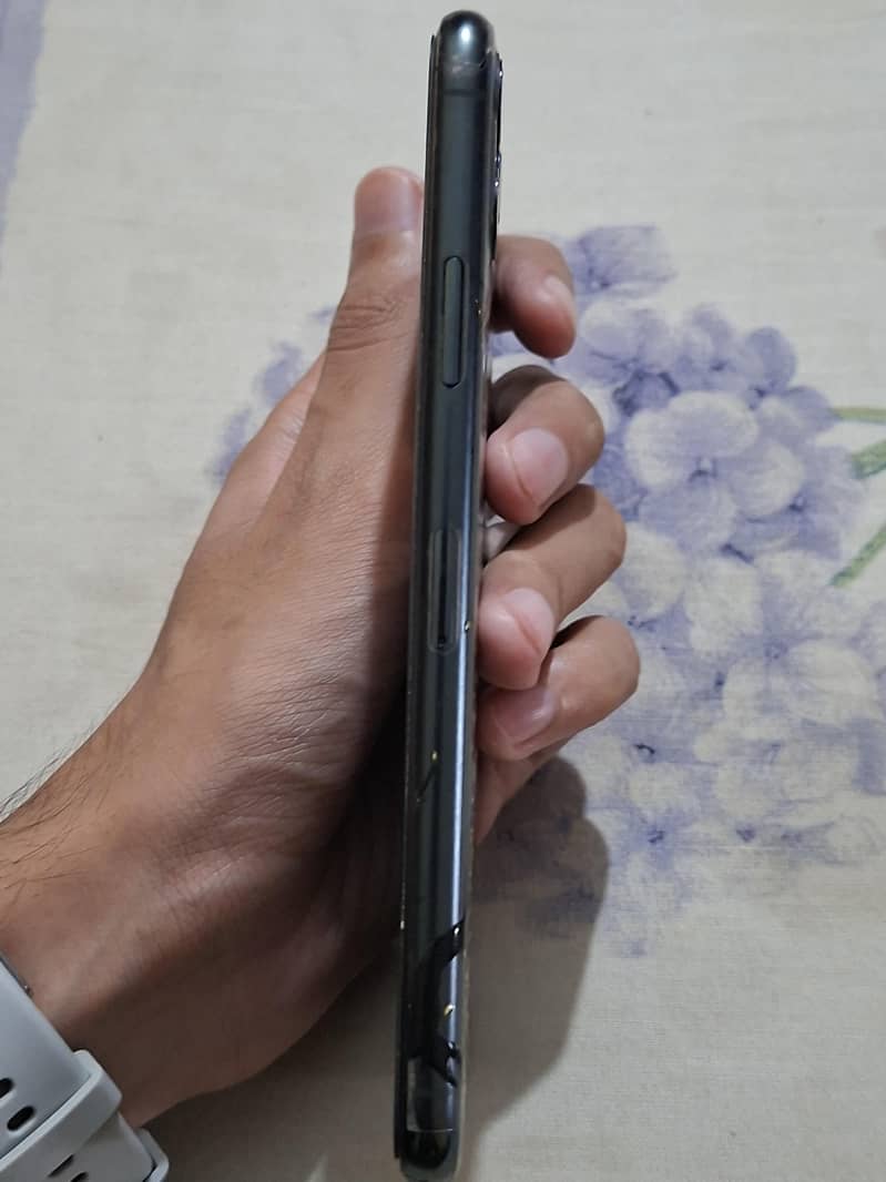 Apple iPhone 11 Pro Max 5
