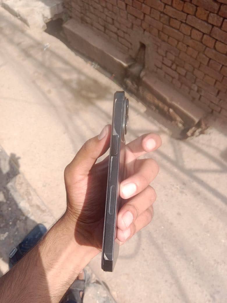 Apple iPhone 14 Pro Max 2