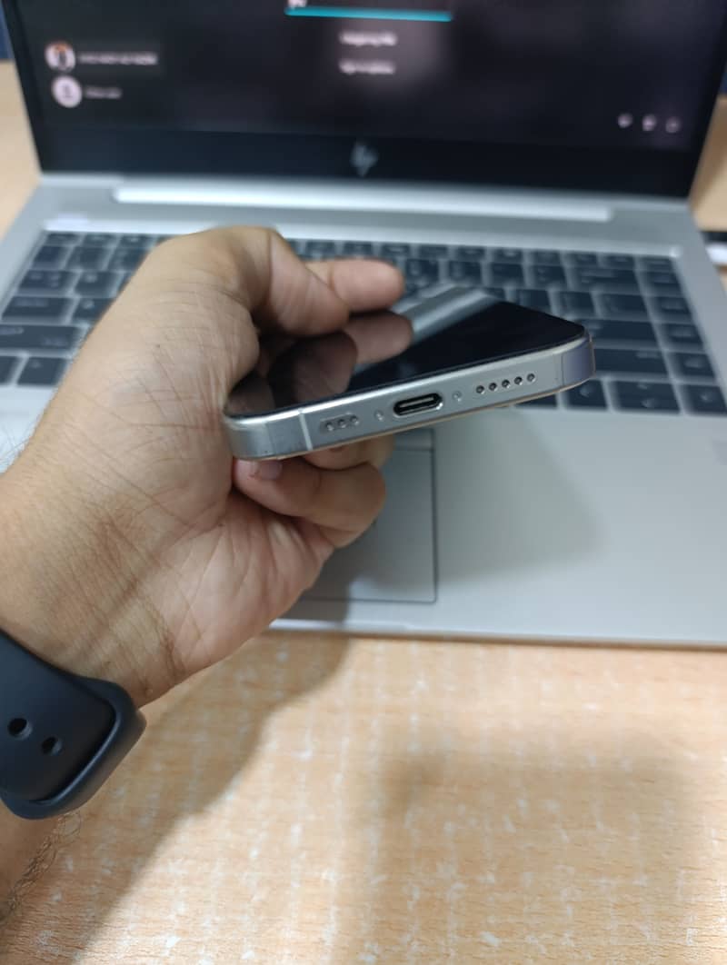 Apple iPhone 15 Pro 2