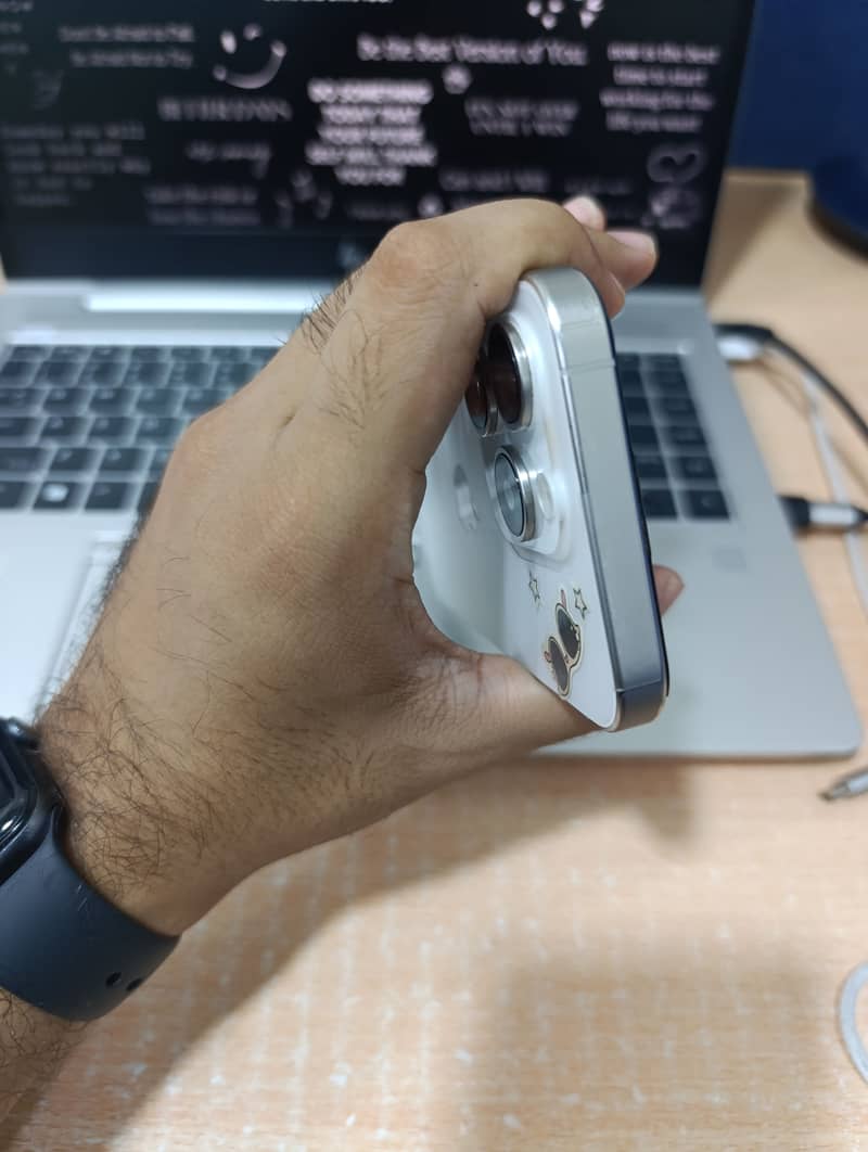 Apple iPhone 15 Pro 8