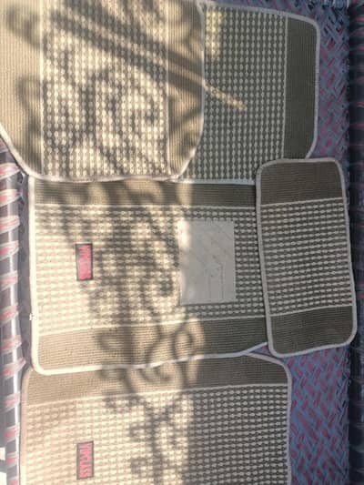 universal floor mates very good condition and high quality mates
