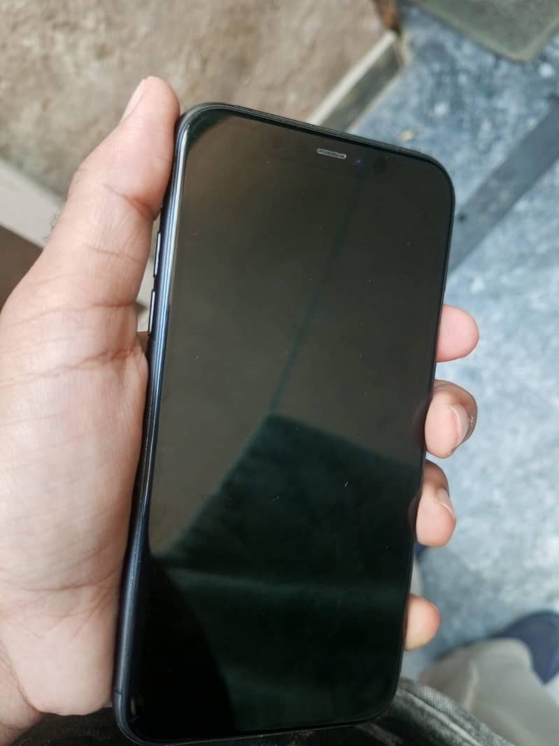 iPhone 11 6