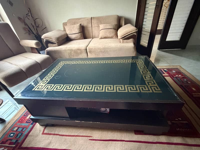 Center Table 0