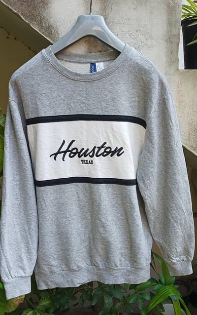 Branded Sweatshirts / Jackets / Zippers and Other Garments.