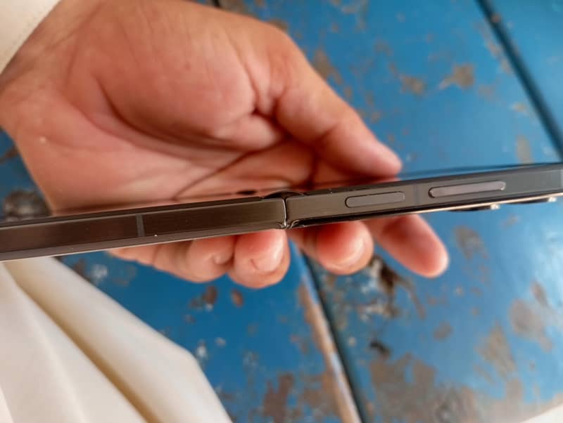 Infinix Zero Flip 7