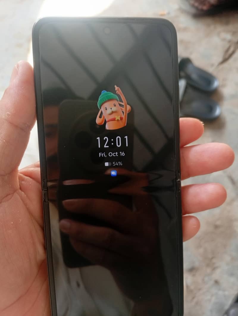 Infinix Zero Flip 9