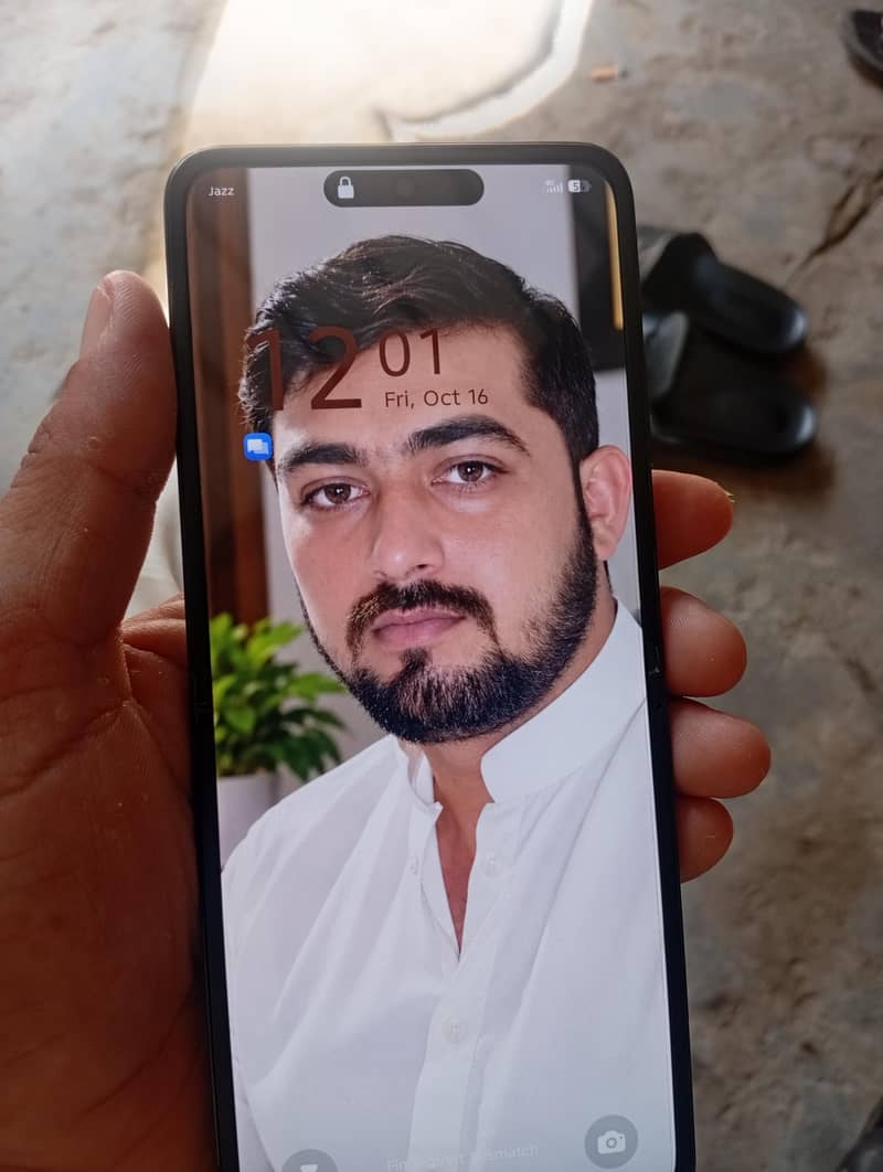 Infinix Zero Flip 10