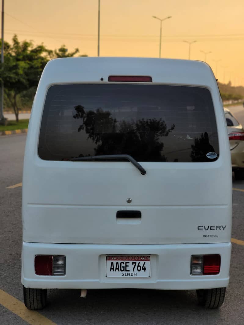 Suzuki Every 2012 4