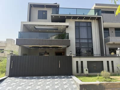 Double height + Sun face 10 marla house @5.25 Cr - block C1, Sector B17 Islamabad