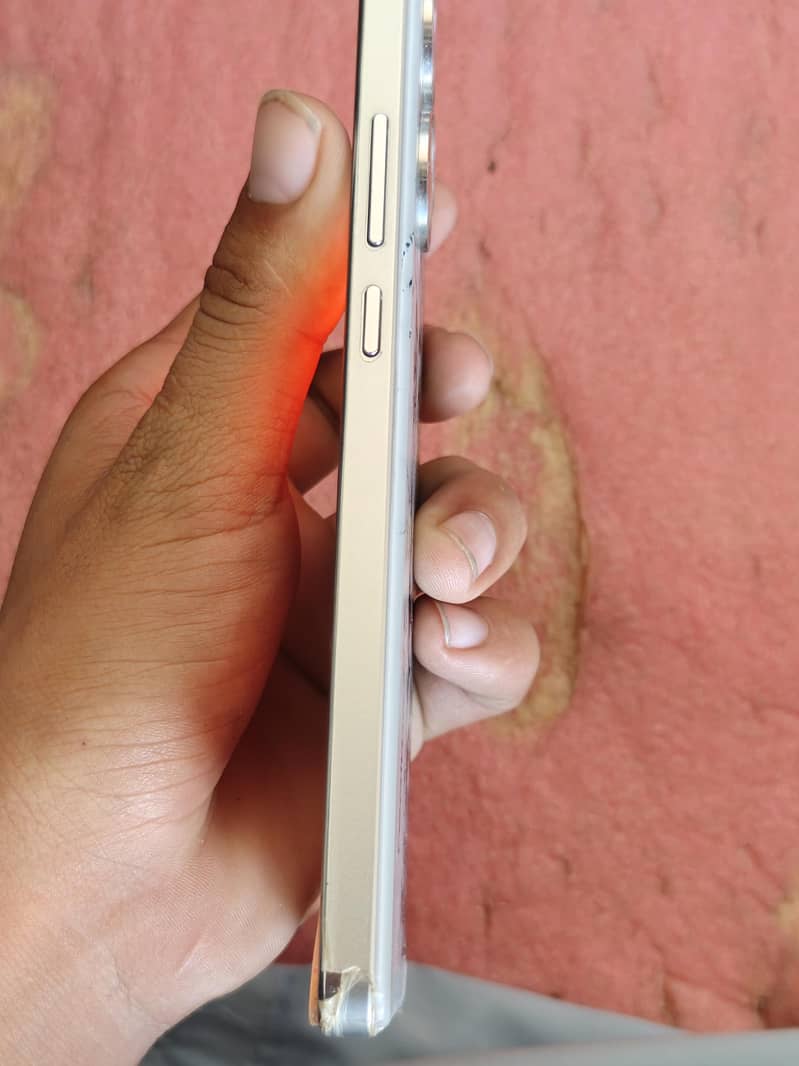 Realme Neo7 Turbo 4