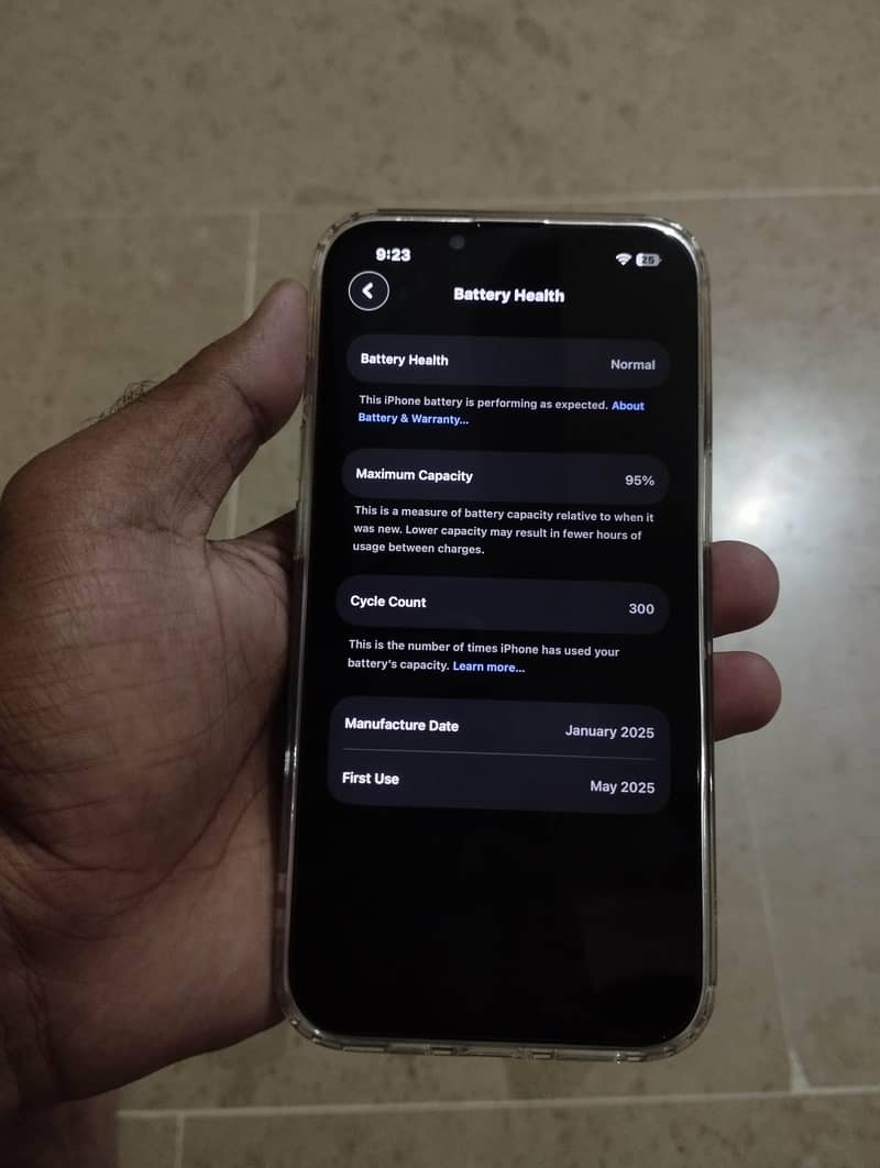 Apple iPhone 16e 2