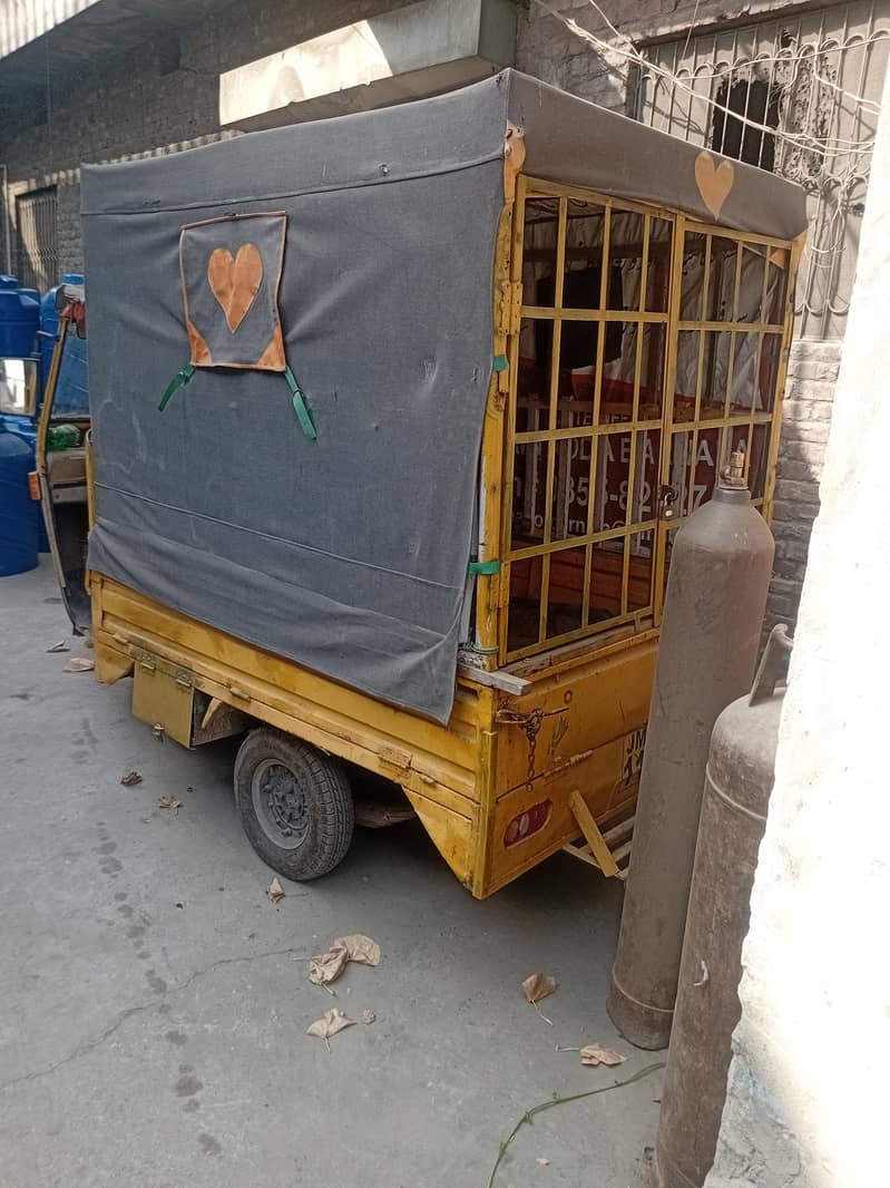 used loader rickshaw 3