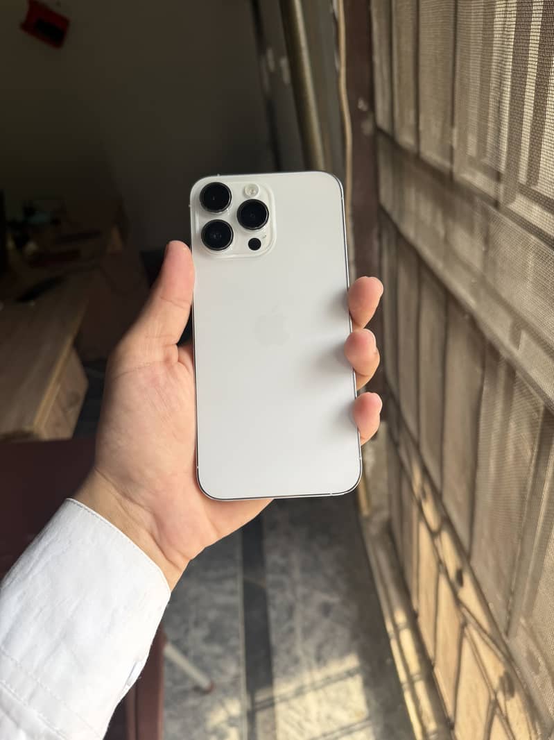 Apple iPhone 14 Pro Max 0