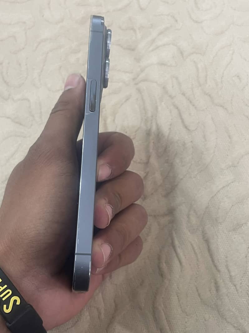 Apple iPhone 13 Pro 4
