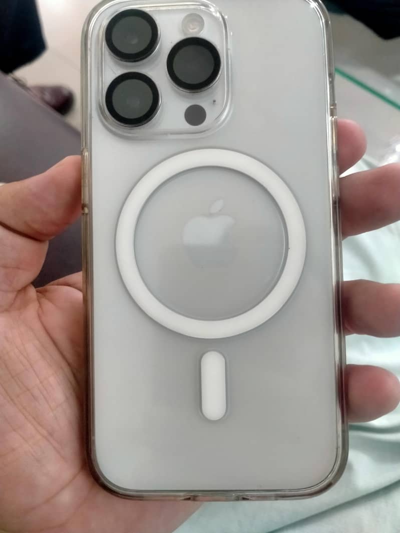 Apple iPhone 14 Pro 0