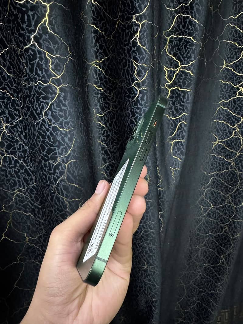 iPhone 13 JV 1