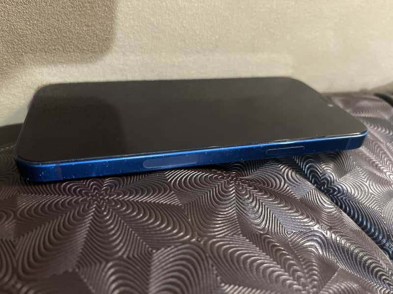 Apple iPhone 12 2