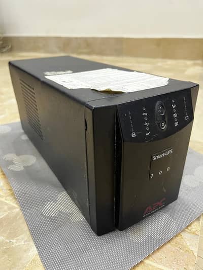 APC Smart-UPS 700VA / 450W Original Heavy Duty UPS – DL700I