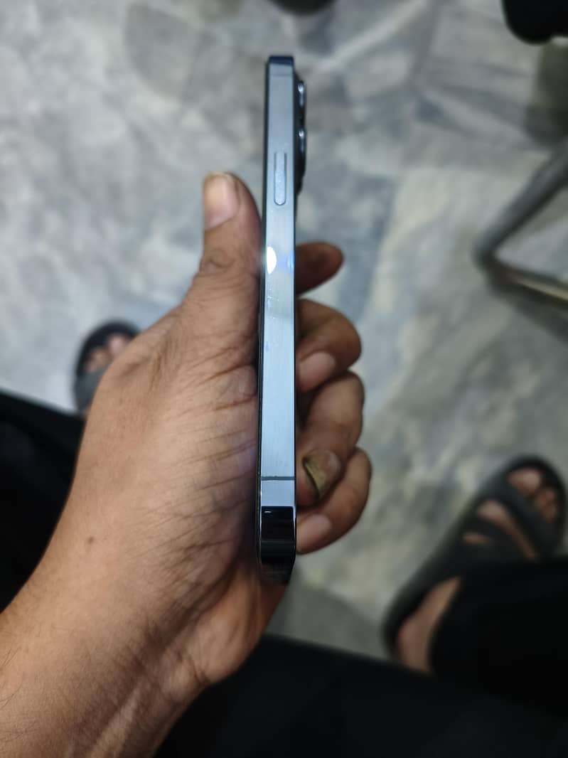 iPhone 13 pro 4
