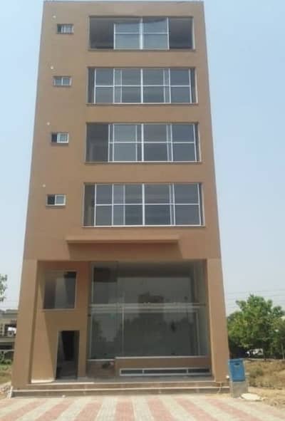 4 MARLA Brand New Plaza with Lift Monthly Rental Value: Rs. 280,000 FOR SALE