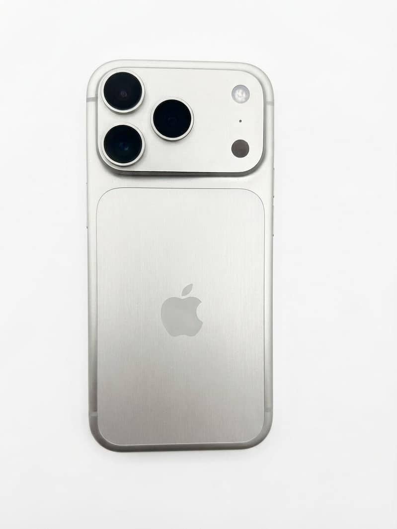 Apple iPhone 17 Pro 3
