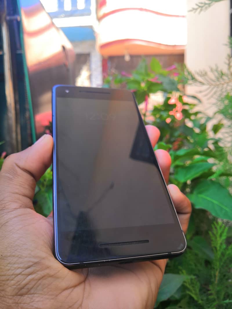 Google Pixel 2 XL 4