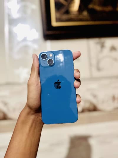 Apple iPhone 13
