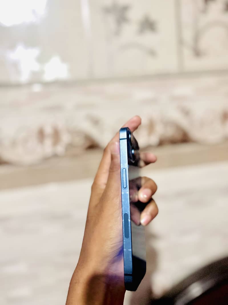 Apple iPhone 13 1