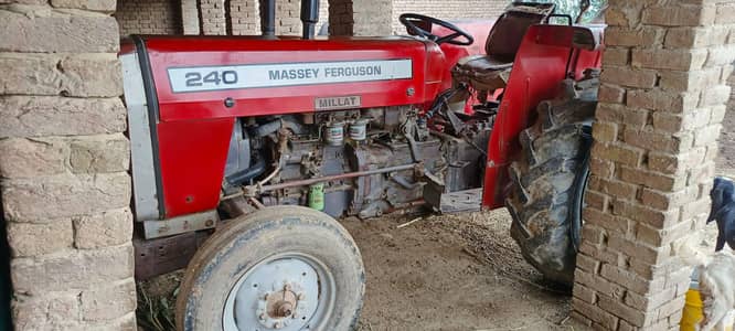 MF 240 model 2006 urgent for sale