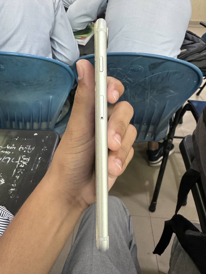 Apple iPhone 7 Plus 1