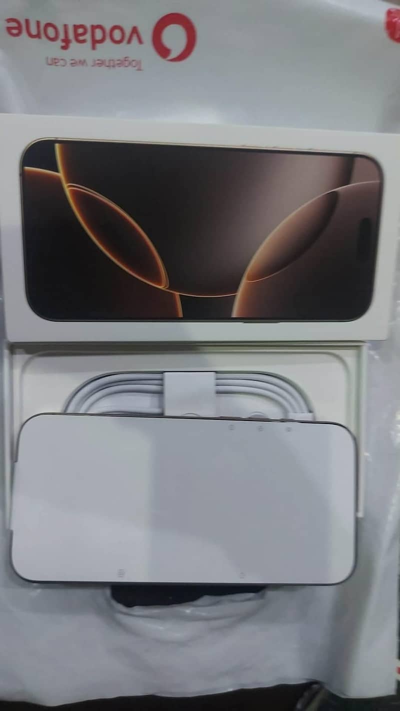 Apple iPhone 16 Pro Max 1