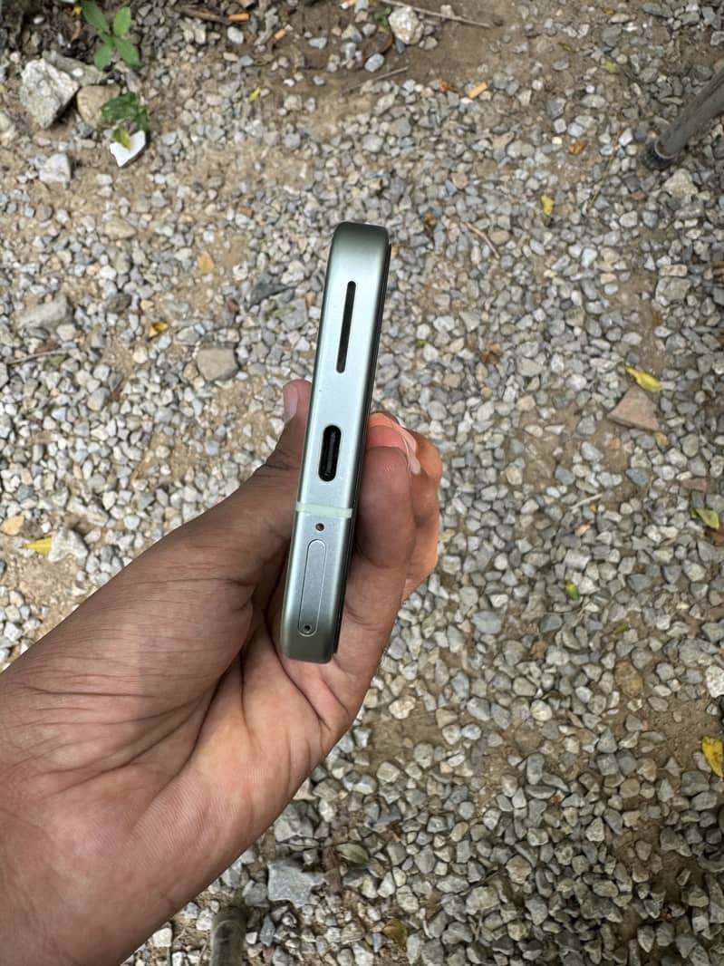 Google Pixel 9 2