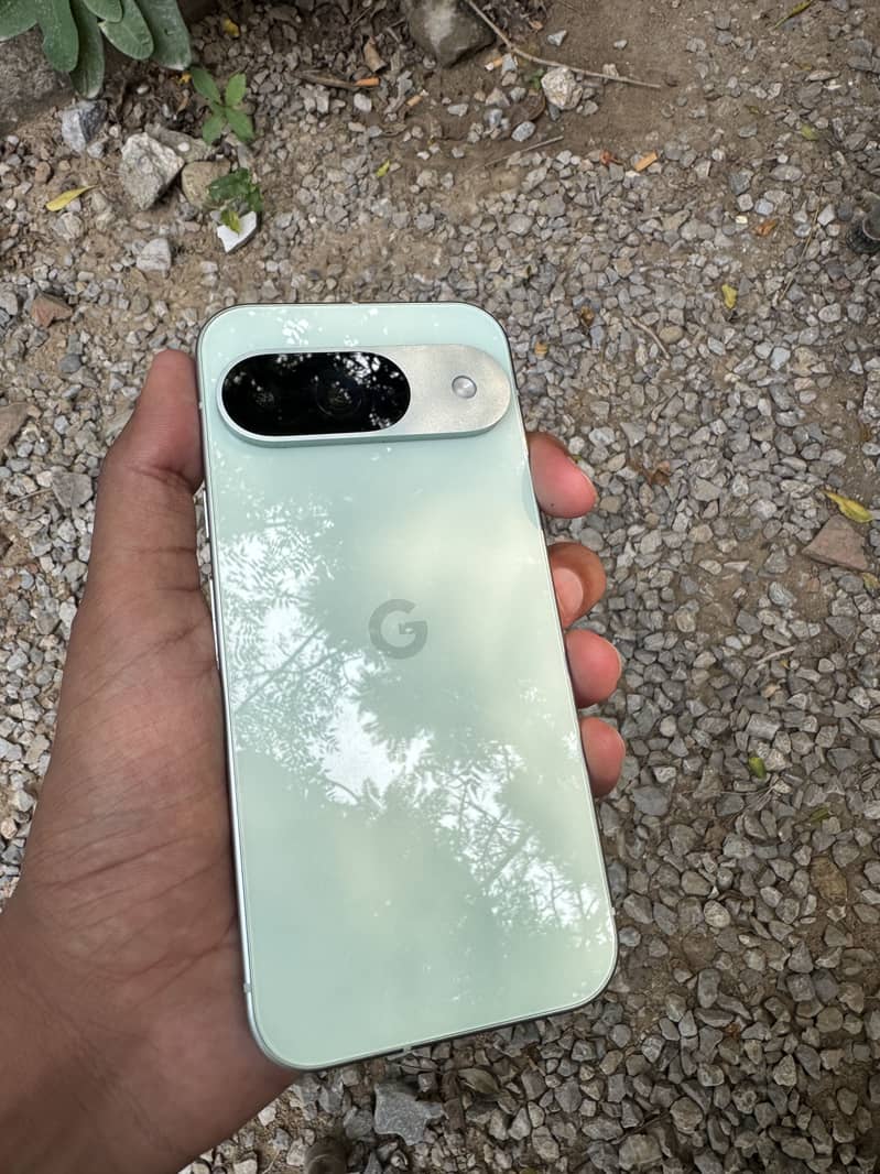 Google Pixel 9 5