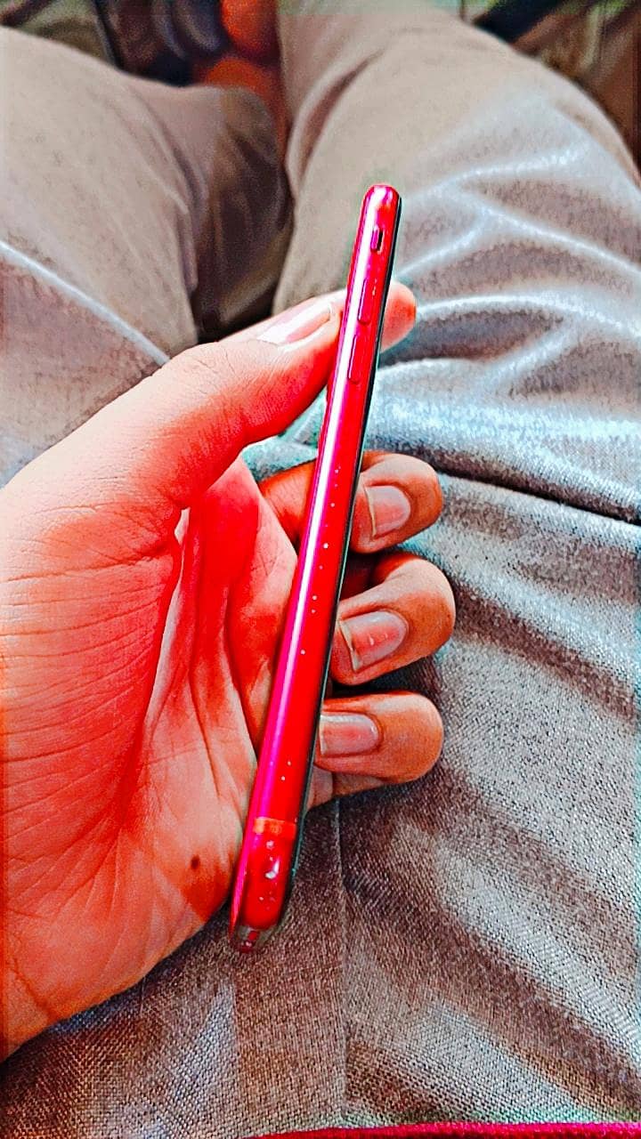 IPHONE SE 2020 3