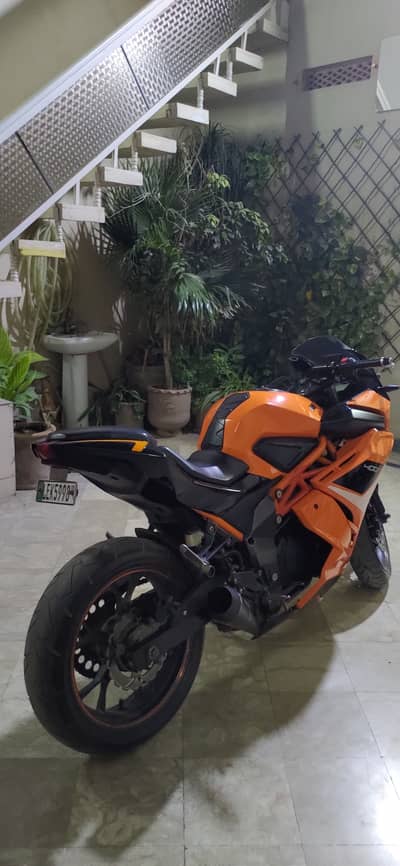 Valentino Gixxer 4 cylinder 250cc Shorte Exhaust extra loud