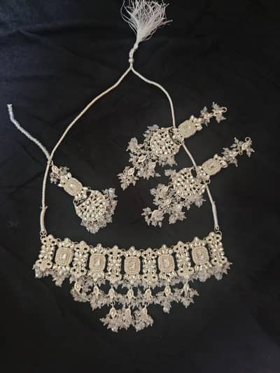 silver colour heavy set
