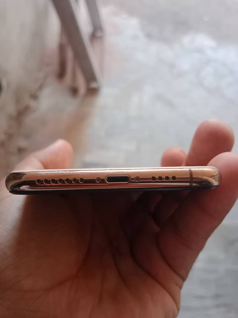 Apple iPhone XS Max 2