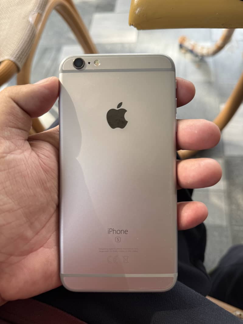 Apple iPhone 6S Plus 2